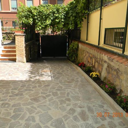 Hotel Casa Per Ferie Beato Rosaz Rom Exterior foto